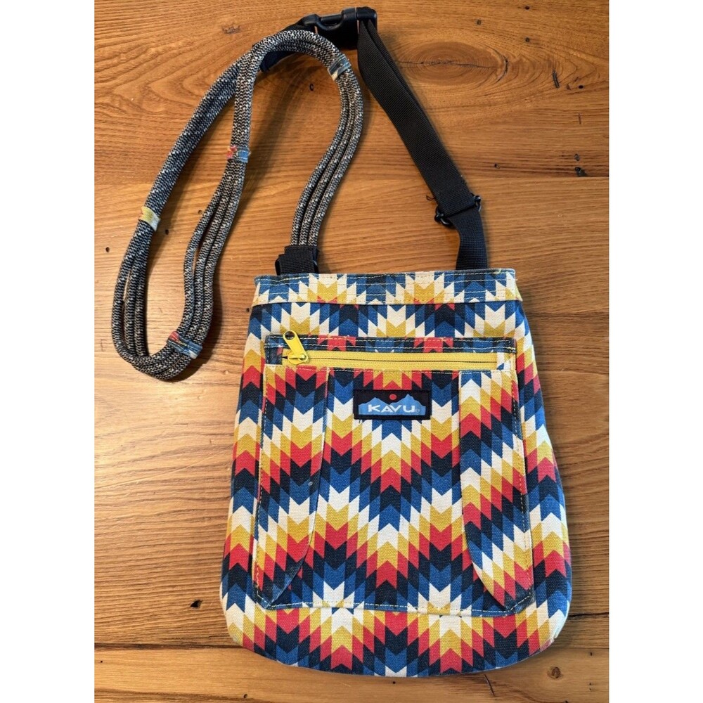 KAVU Keepalong Semi Padded Sling Canvas Rope Crossbody Southwest Chevron Print